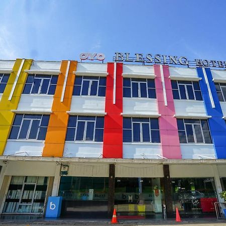 Oyo 575 Blessing Hotel Παλεμπάνγκ Εξωτερικό φωτογραφία