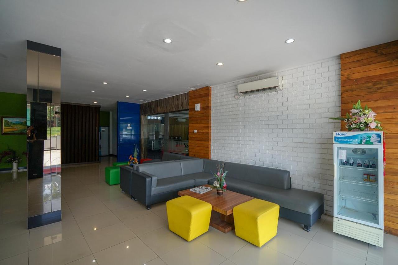 Oyo 575 Blessing Hotel Παλεμπάνγκ Εξωτερικό φωτογραφία