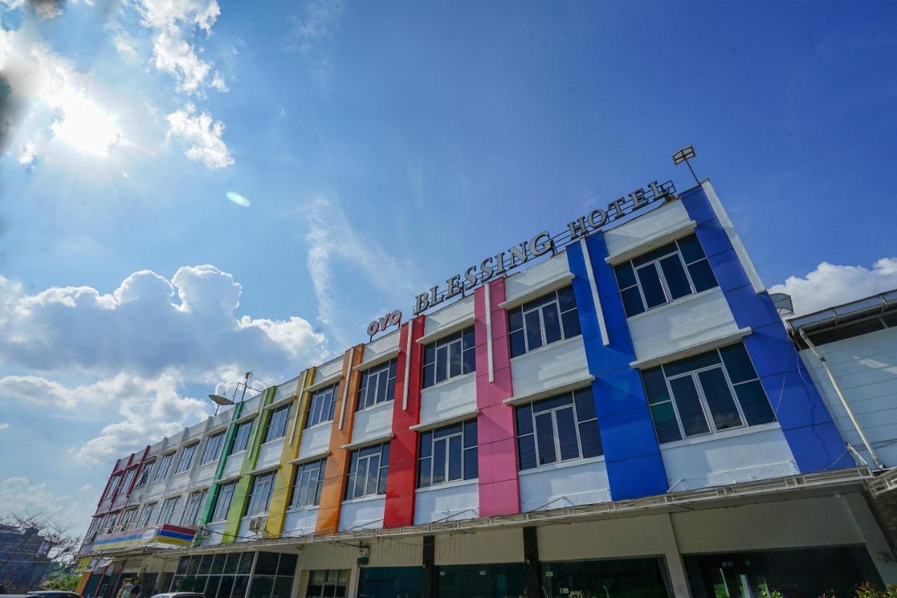Oyo 575 Blessing Hotel Παλεμπάνγκ Εξωτερικό φωτογραφία