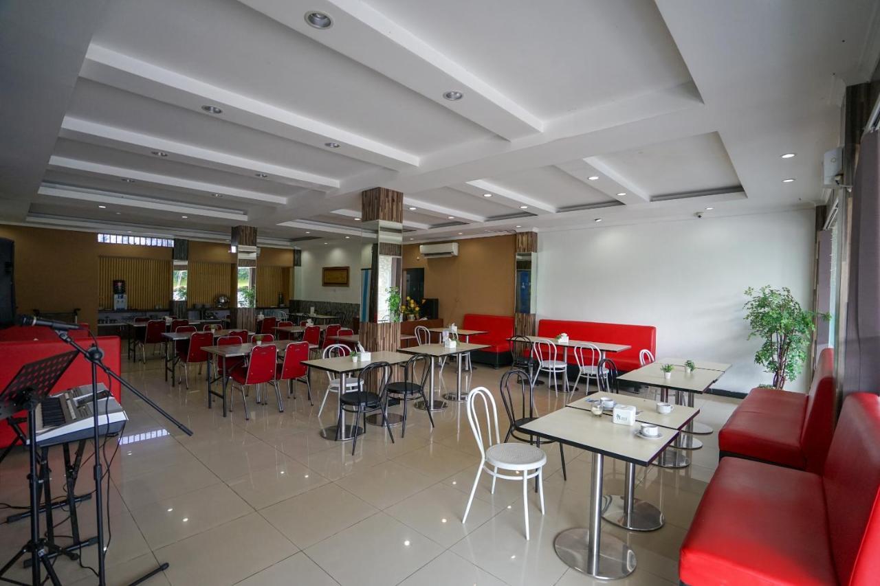 Oyo 575 Blessing Hotel Παλεμπάνγκ Εξωτερικό φωτογραφία