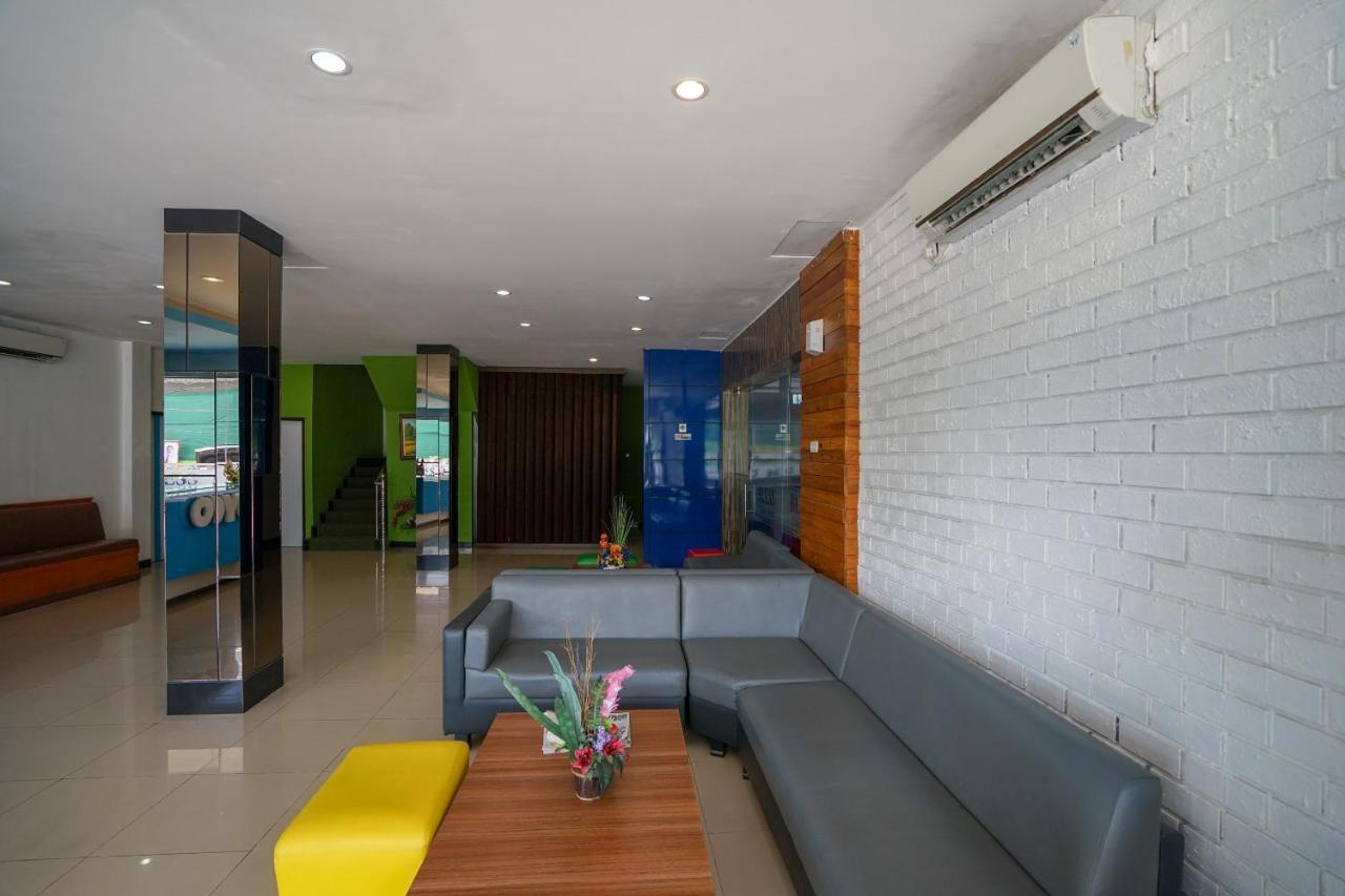 Oyo 575 Blessing Hotel Παλεμπάνγκ Εξωτερικό φωτογραφία